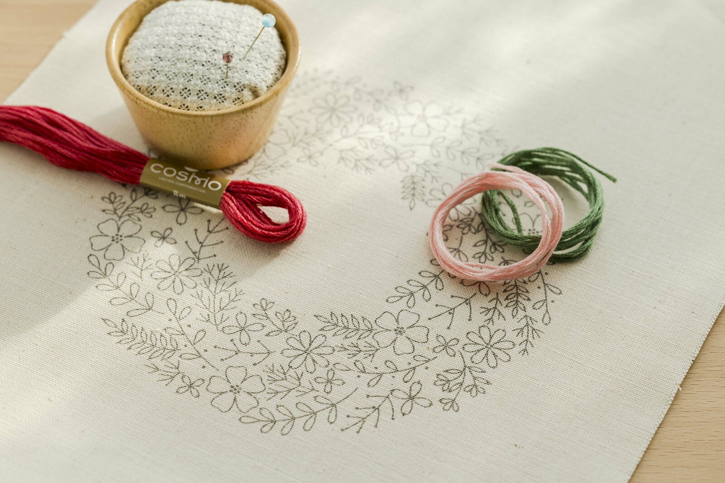 yula Embroidery Kit - Small Flower Wreath Drawstring Bag